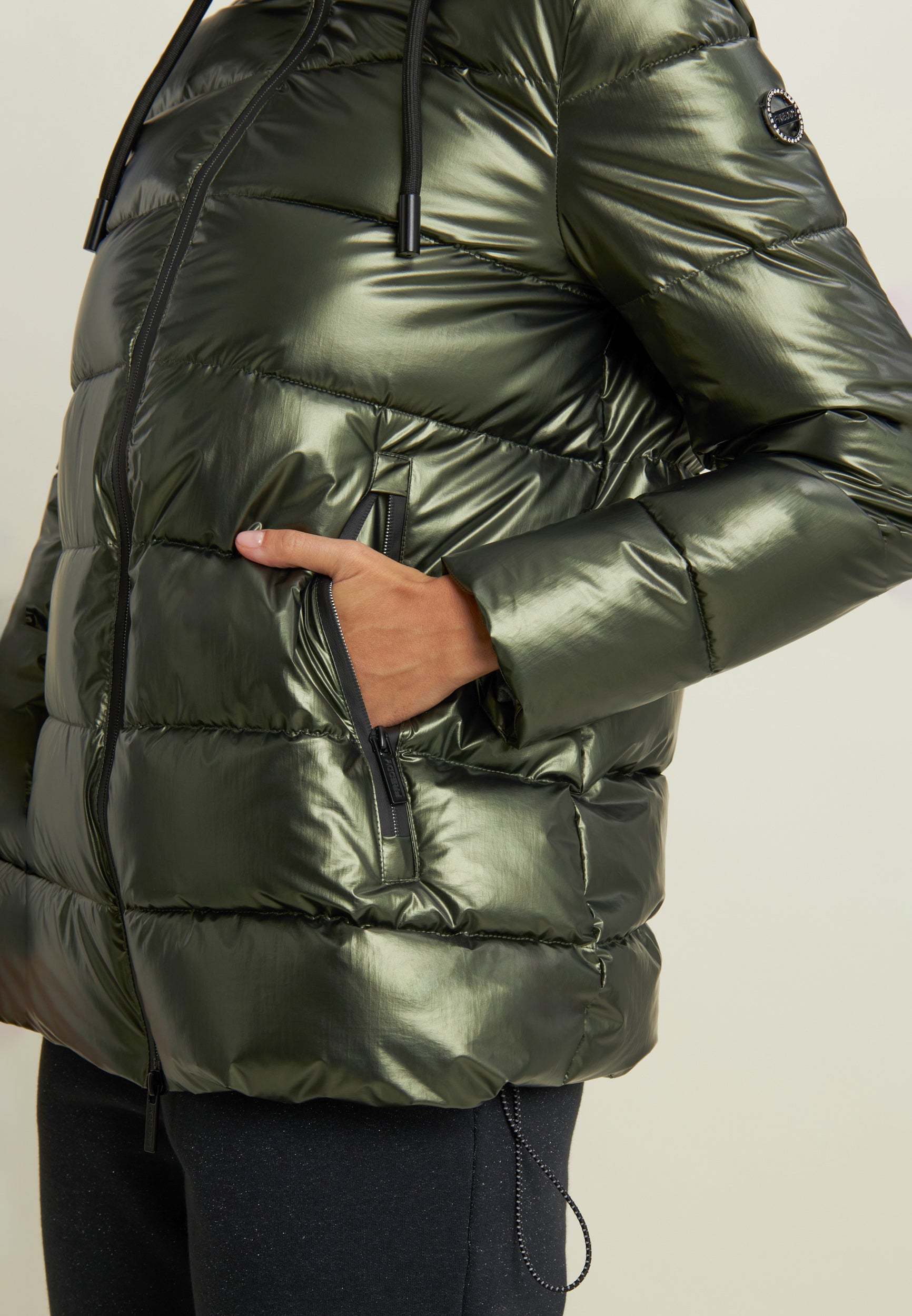 F25WPJJ9_V143_-_W_L 4