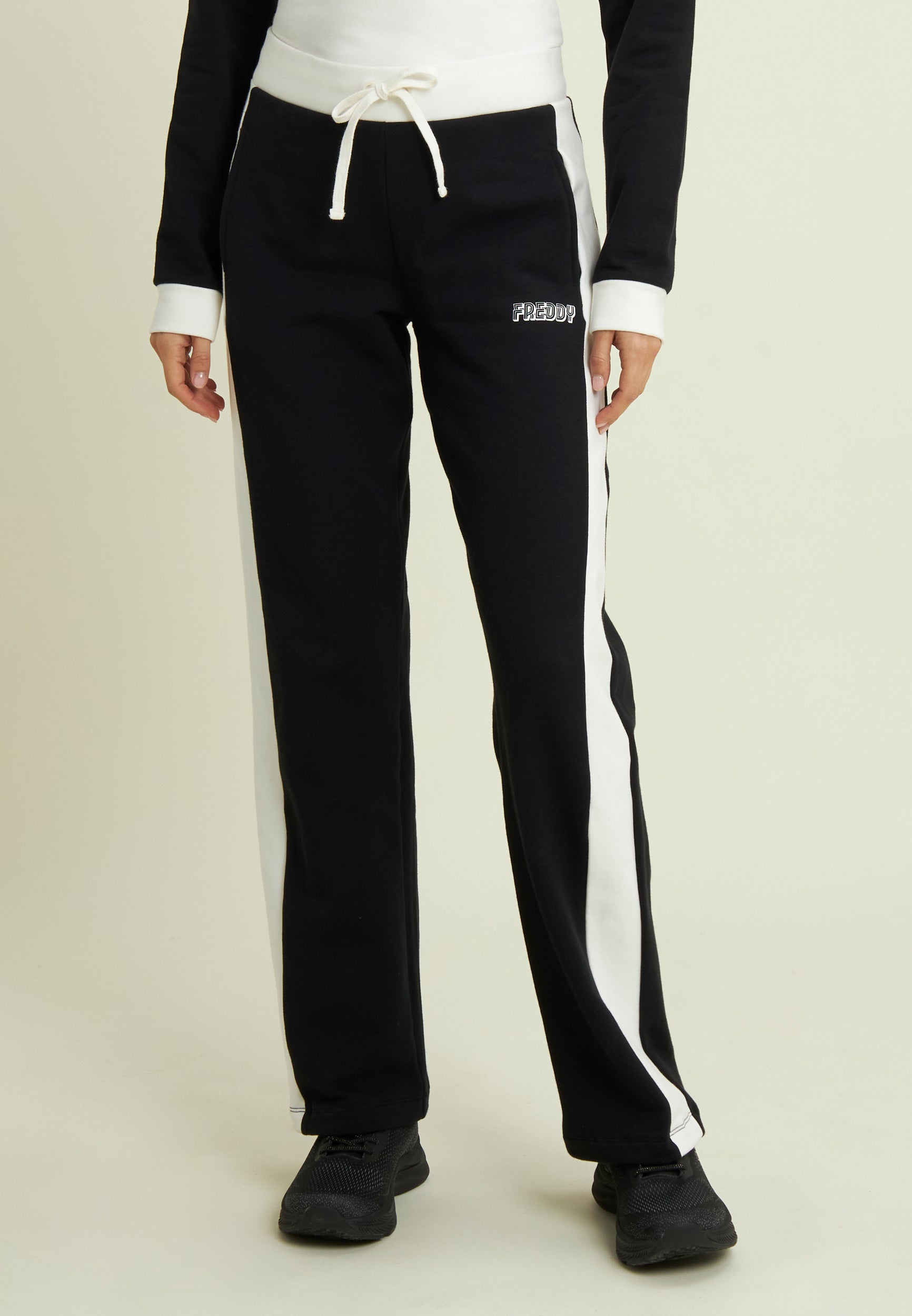 F25WSTROMBOLI_NW77_-_W_L 2