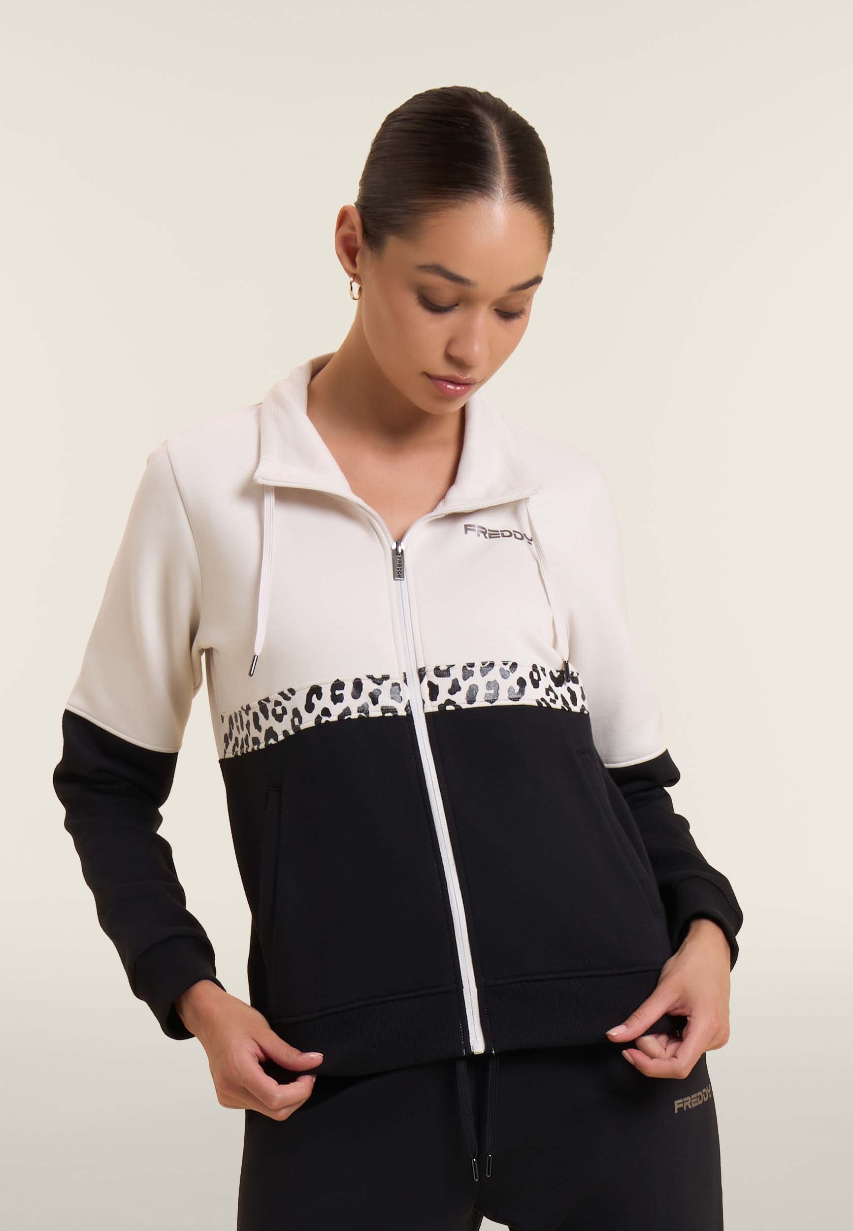 F25WTRK6_Z102N_-_W_L 1