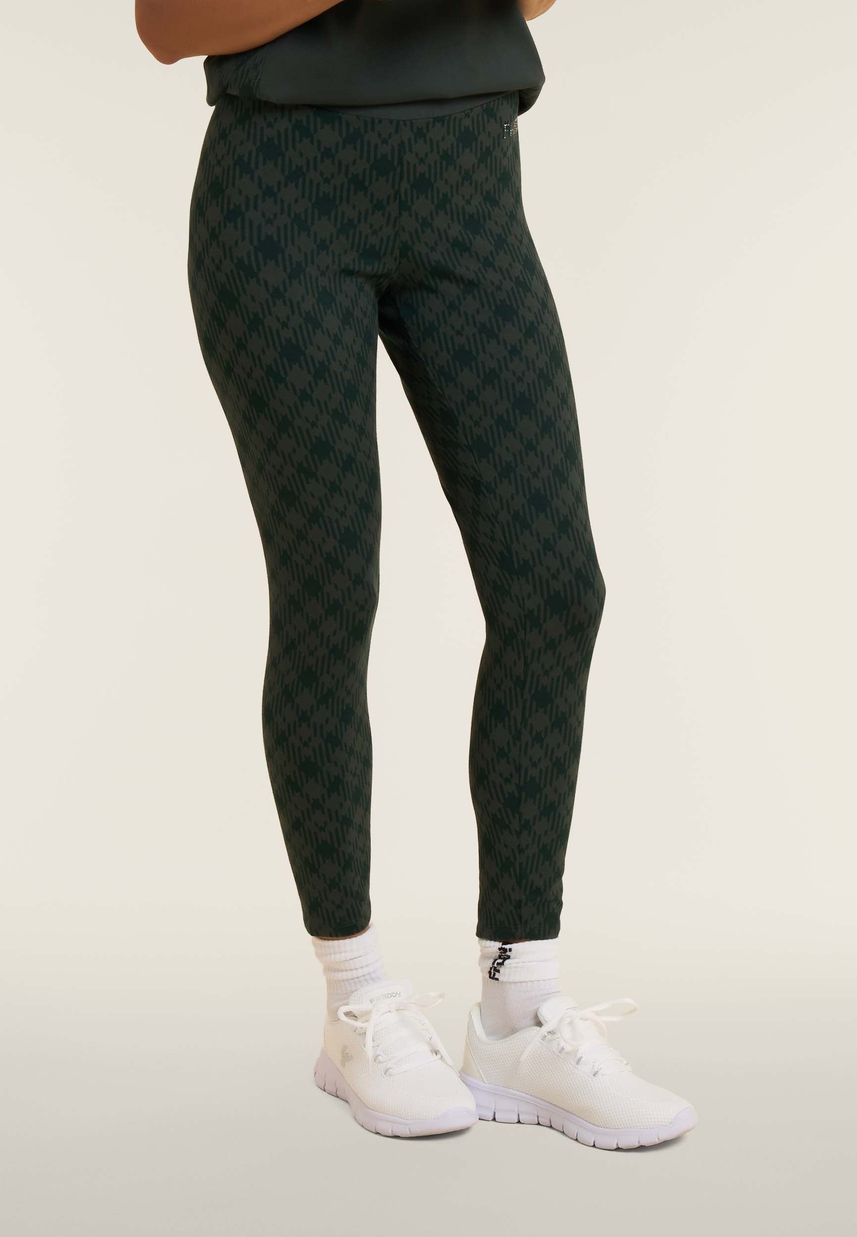 F25WTRP8C_V142V_-_W_L 2