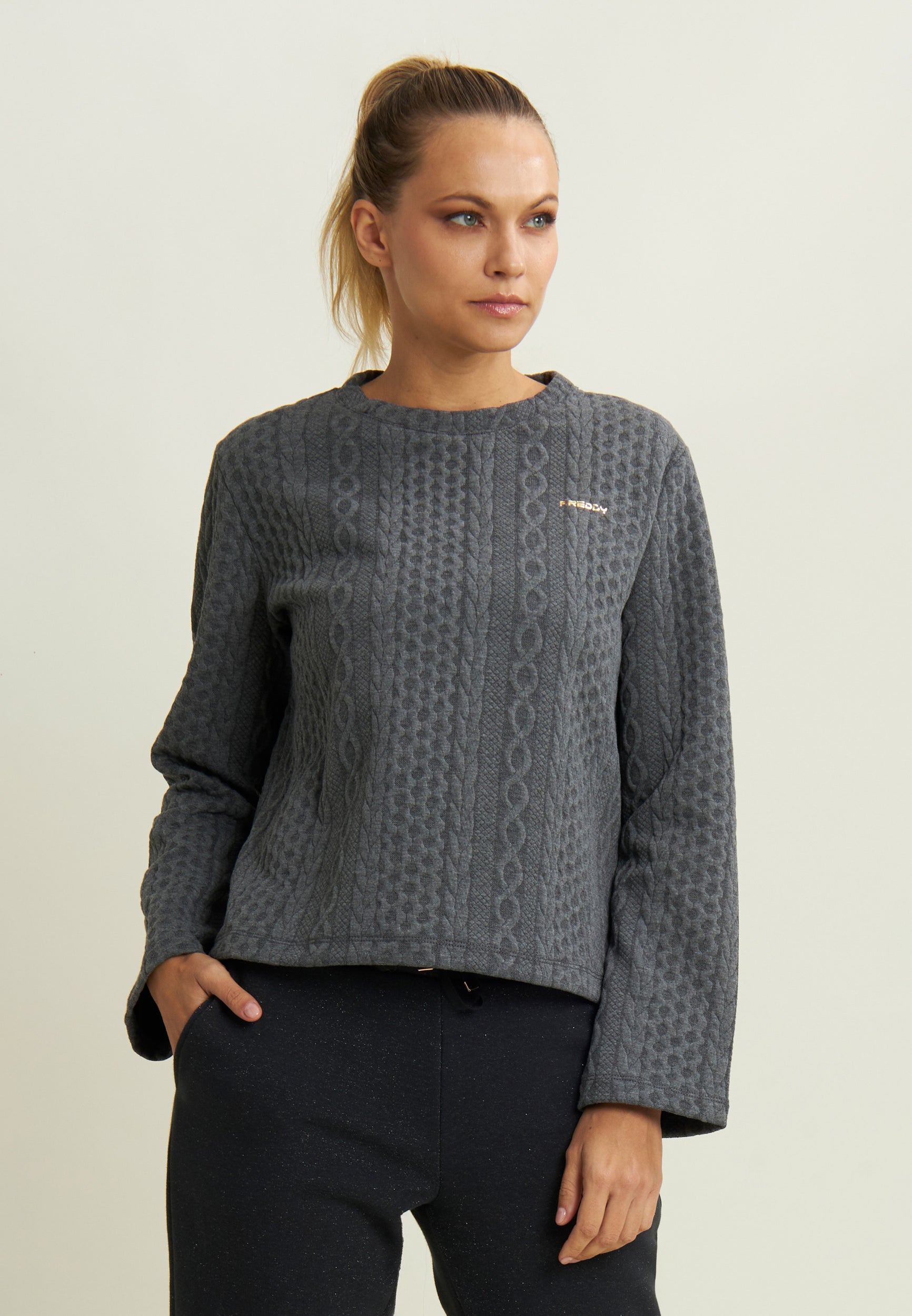 F25WVESTA_G117Q_-_W_L 1