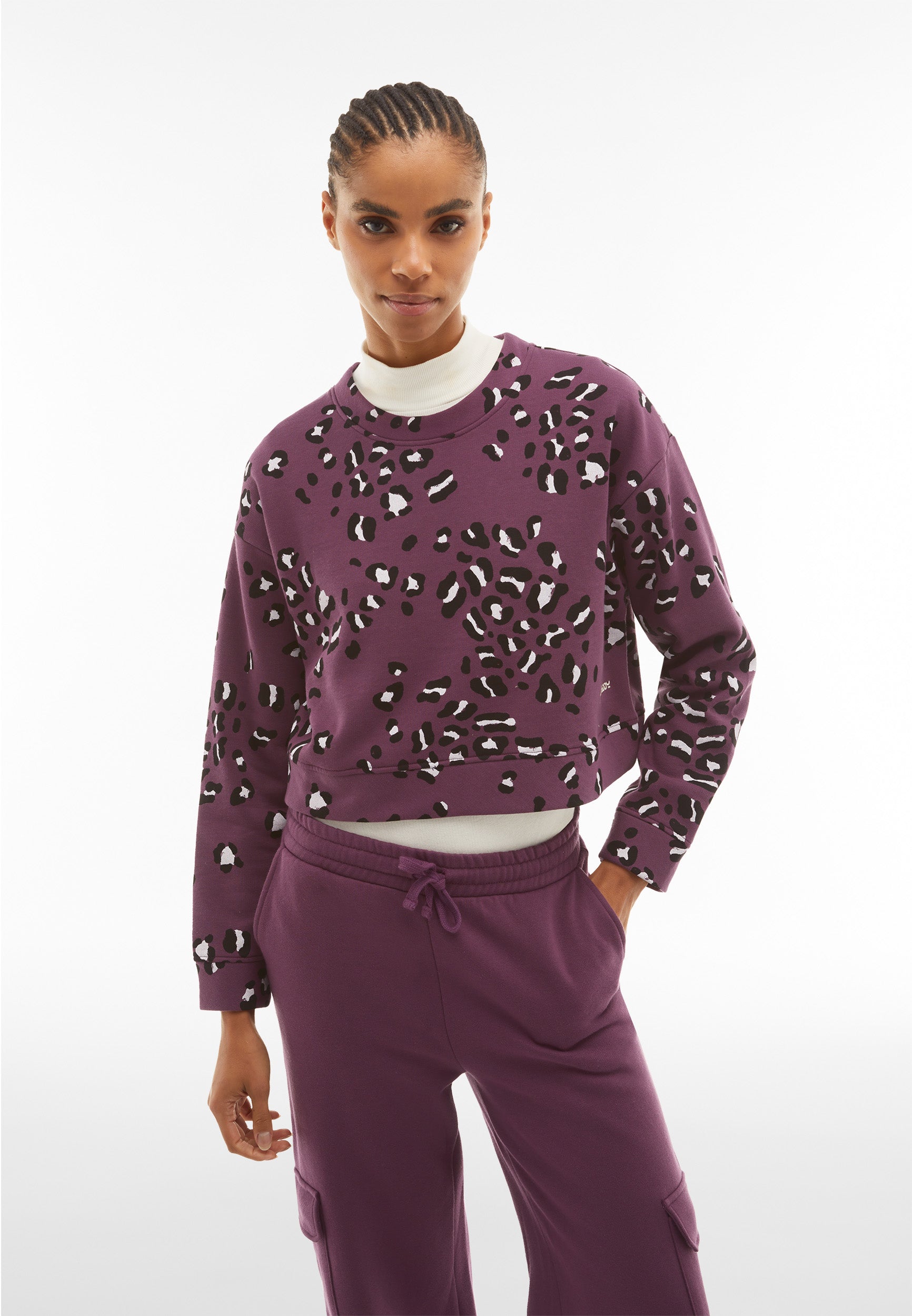 F4WMCS7C_ANI102_-_W_XS 2