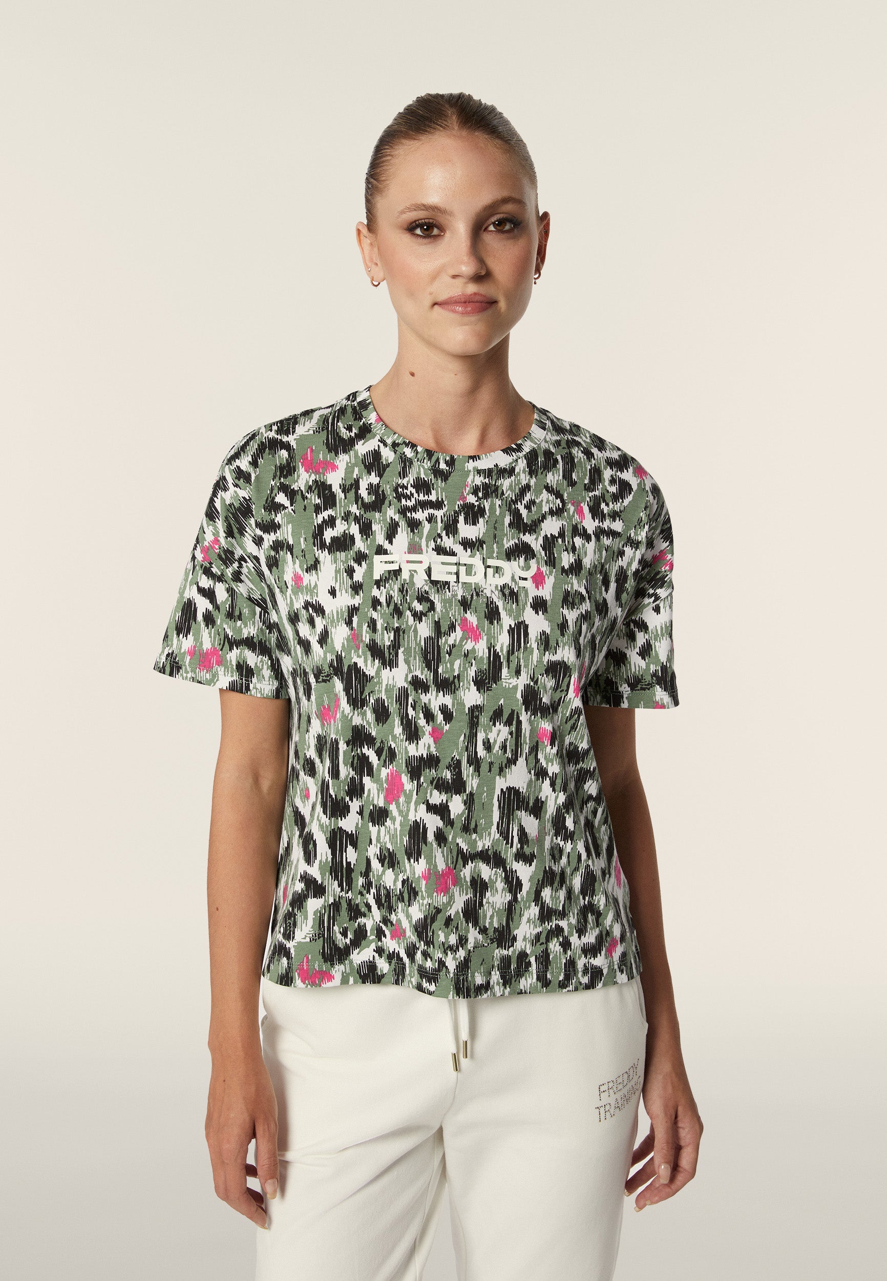 F4WMVT1C_ANI97_-_W_L 2