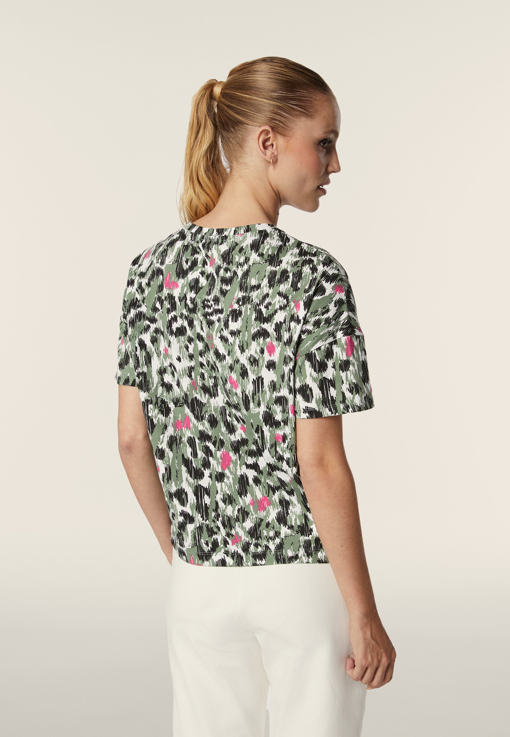 F4WMVT1C_ANI97_-_W_L 3