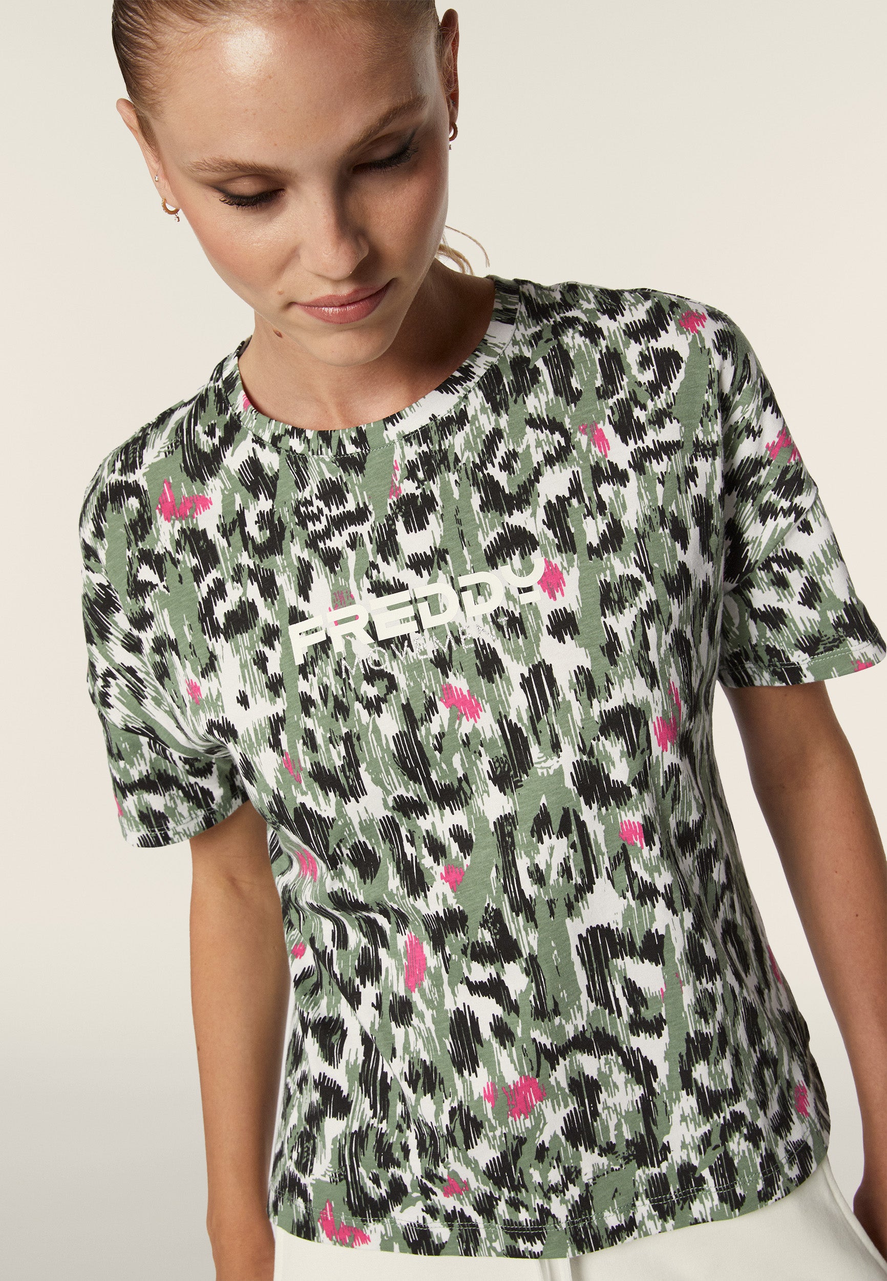 F4WMVT1C_ANI97_-_W_L 4