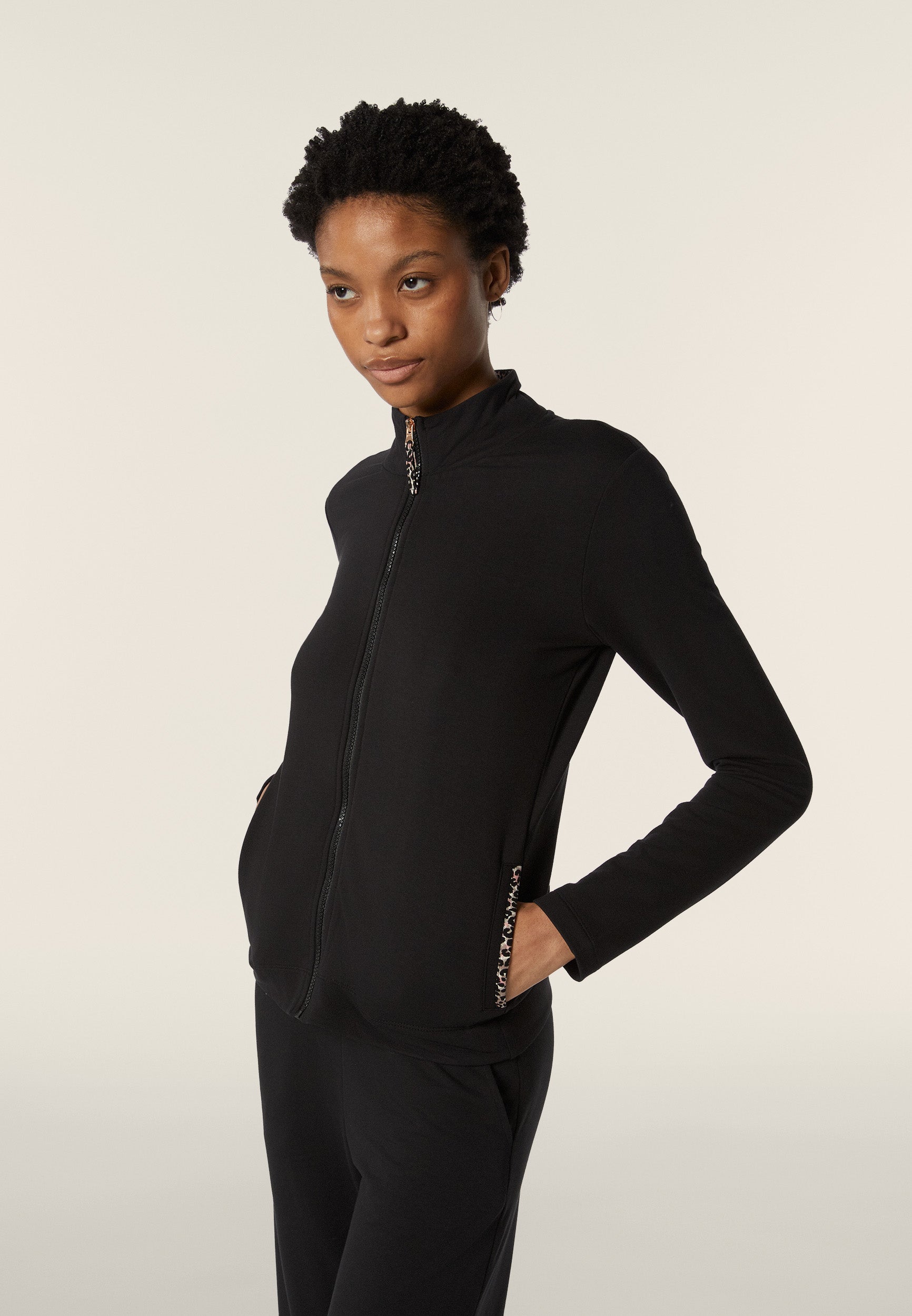 F4WSDS9_NANI99_-_W_L 2