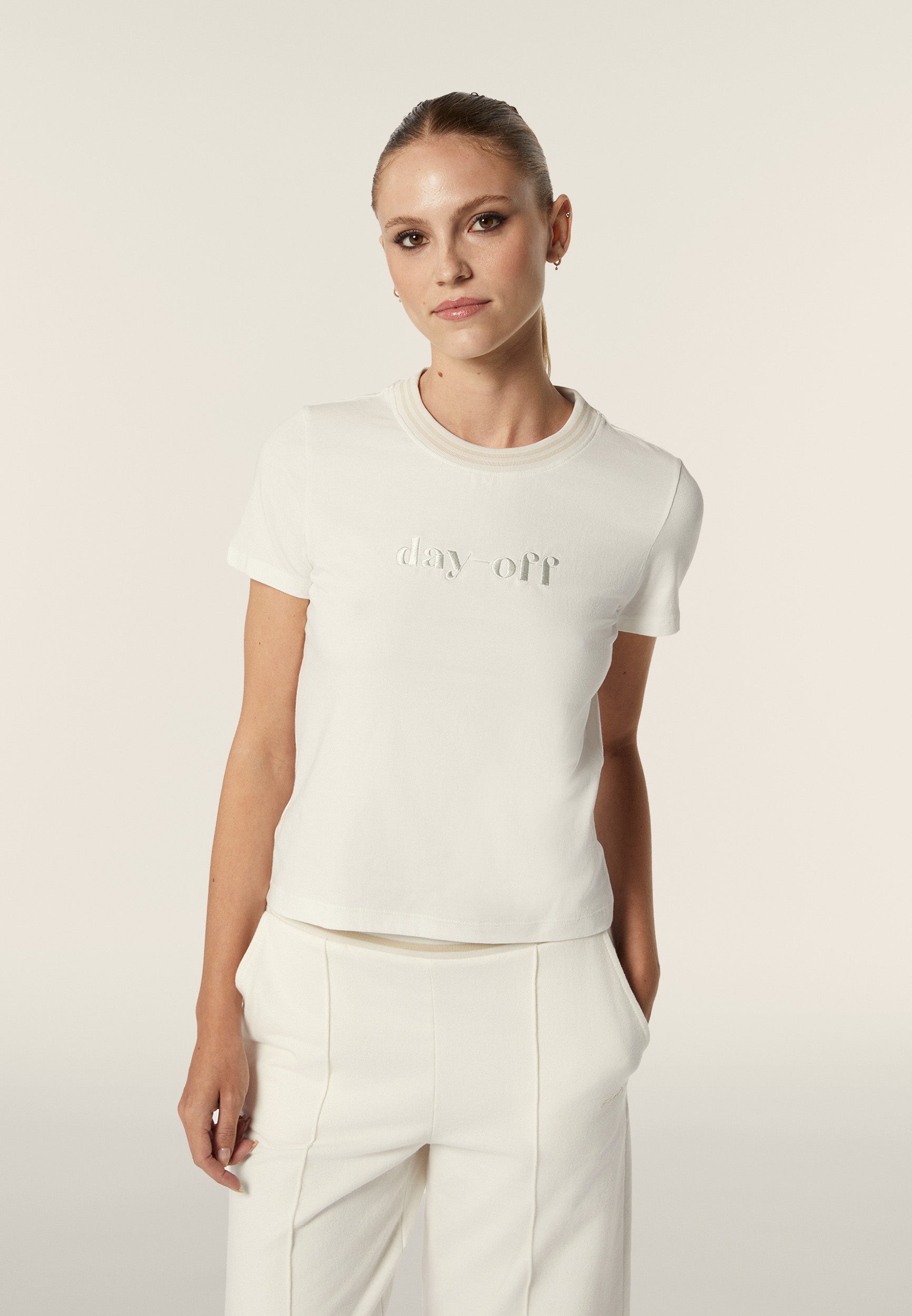 F4WTEAT2_W71_-_W_L 2