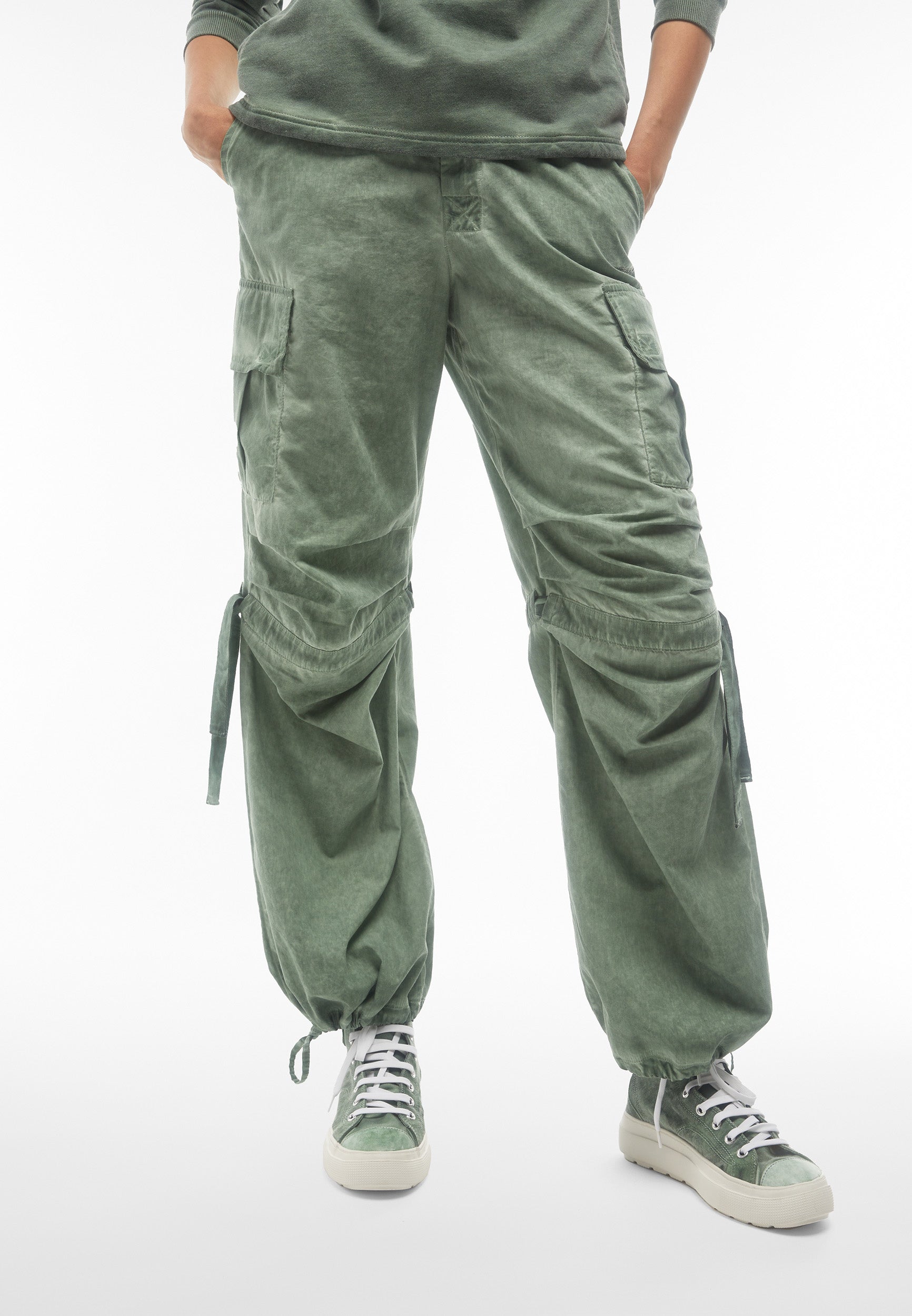 MELANIES404_V102CD_-_W_S 2