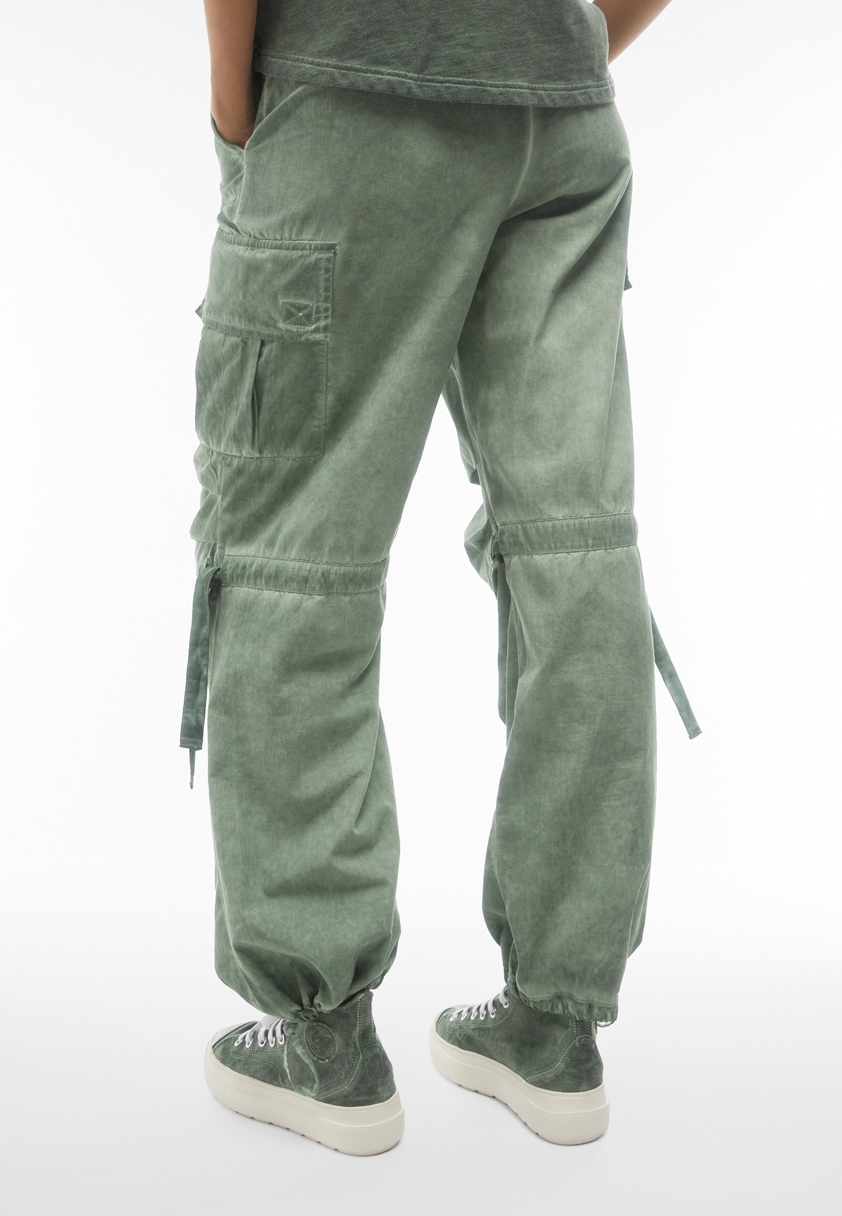 MELANIES404_V102CD_-_W_S 3