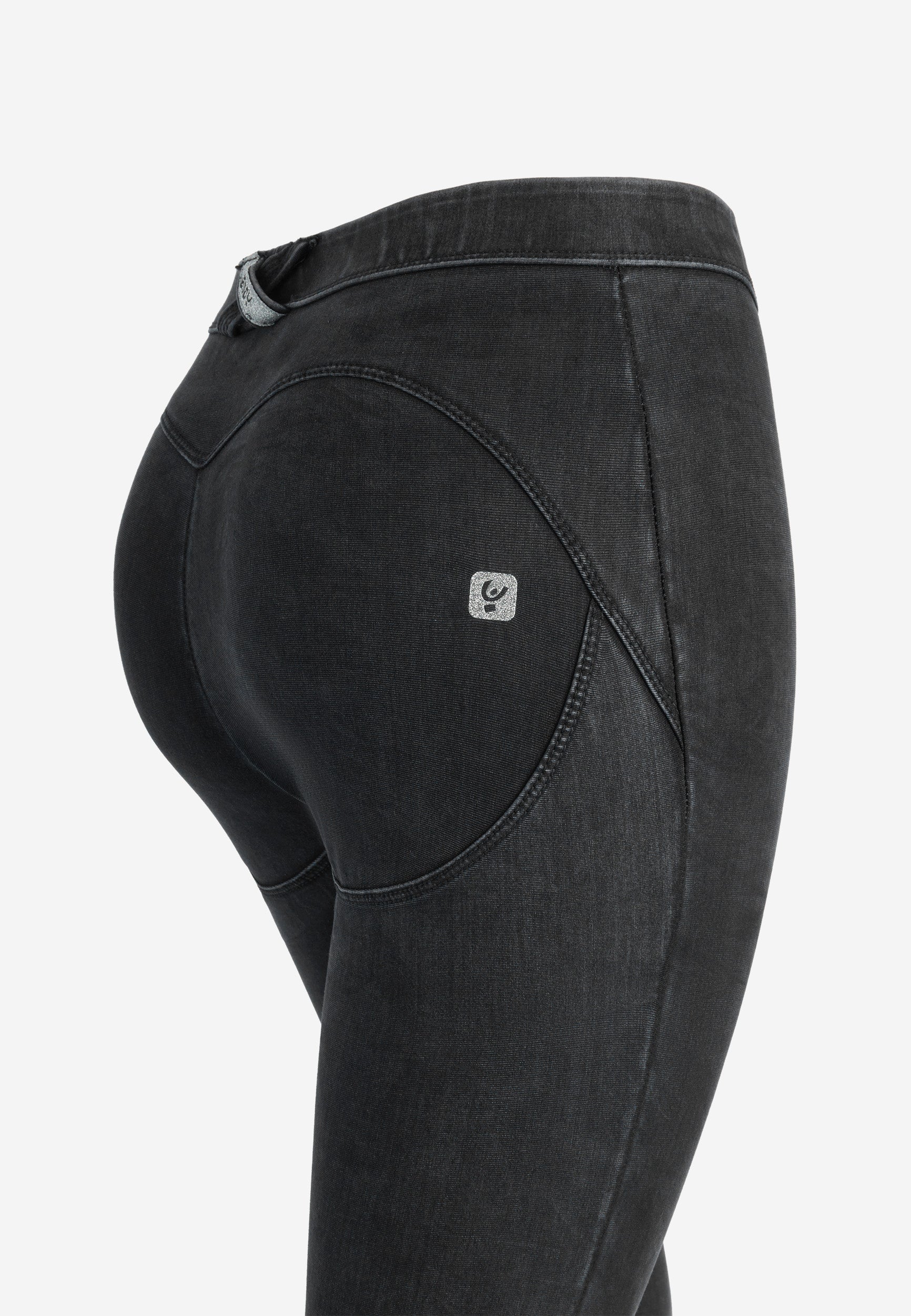 WRUPY4RC012_J7N_-_WWR_XS 3